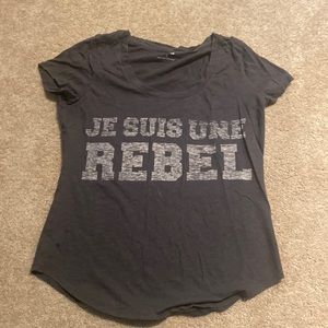 Je Suis Une Rebel t-shirt